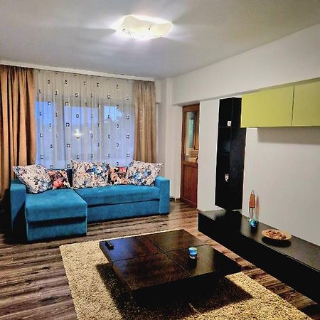 Cozy Appartment In The Center Targoviste Exteriör bild