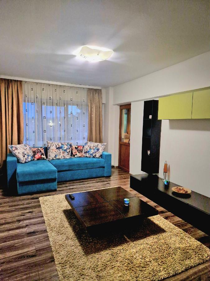 Cozy Appartment In The Center Targoviste Exteriör bild